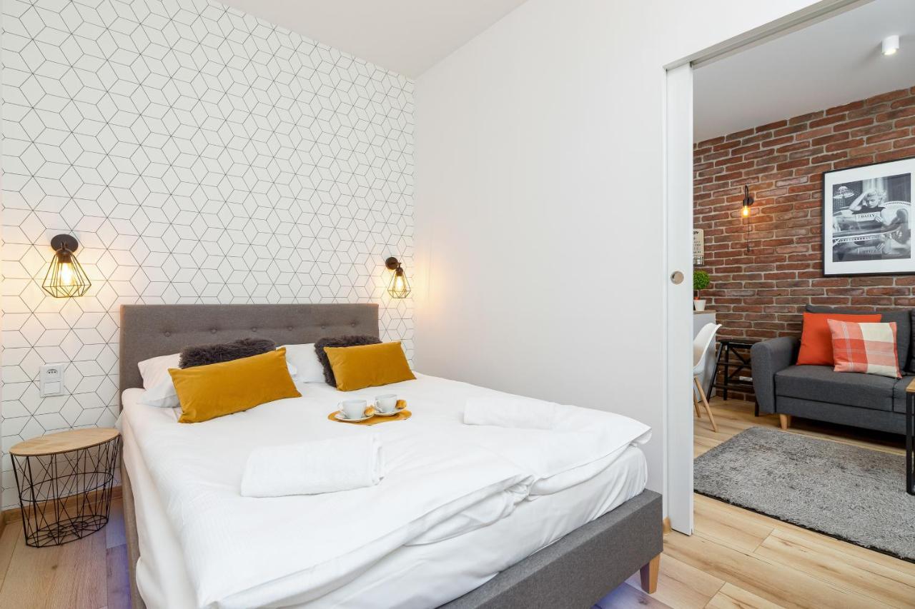 Movie Jacuzzi Apartment At The Main Station By Noclegi Renters Krakow Dış mekan fotoğraf